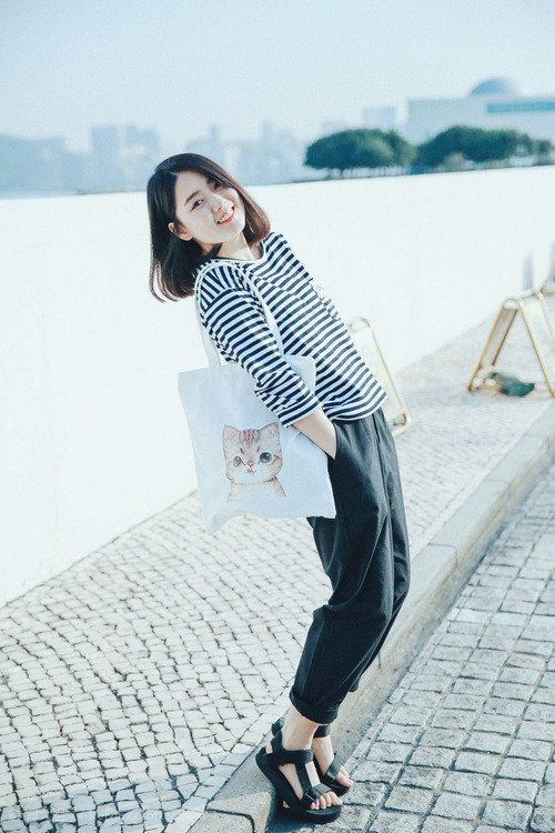 库里拍摄球技教学视频上线即热播,库里打球视频素材